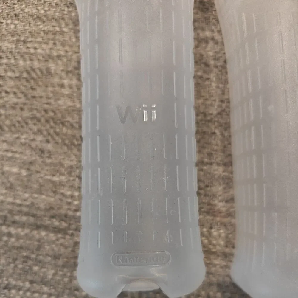 2 Official Nintendo Wii Remote Silicone Rubber Grip Sleeve Motion Plus RVL-027